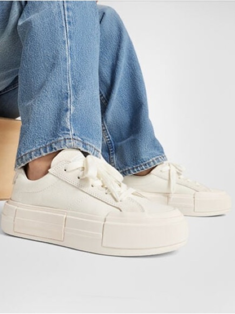 NEW Converse CTAS Cruise OX Womens Canvas Platform Sneakers White Egret SZ-9